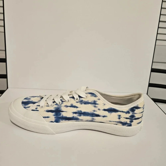 Dolce Vita Tie-Dye Canvas Sneakers – Casual and Trendy - Picture 12 of 13